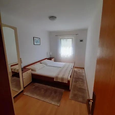 Mit Blick Auf Wasser Apartment