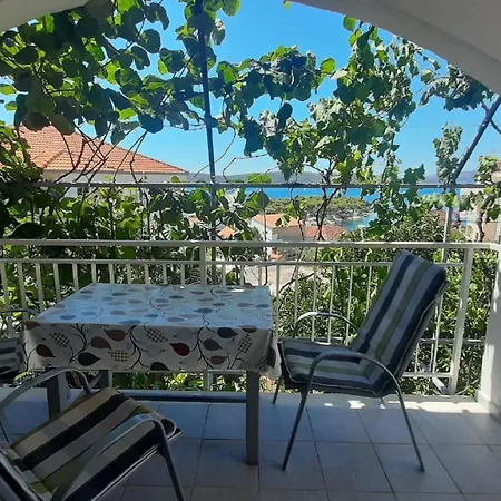 Apartment Mit Blick Auf Wasser *