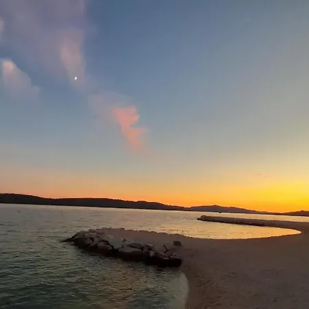 Mit Blick Auf Wasser דירה